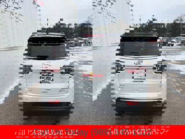 New 2026 Jeep Compass Limited image 8