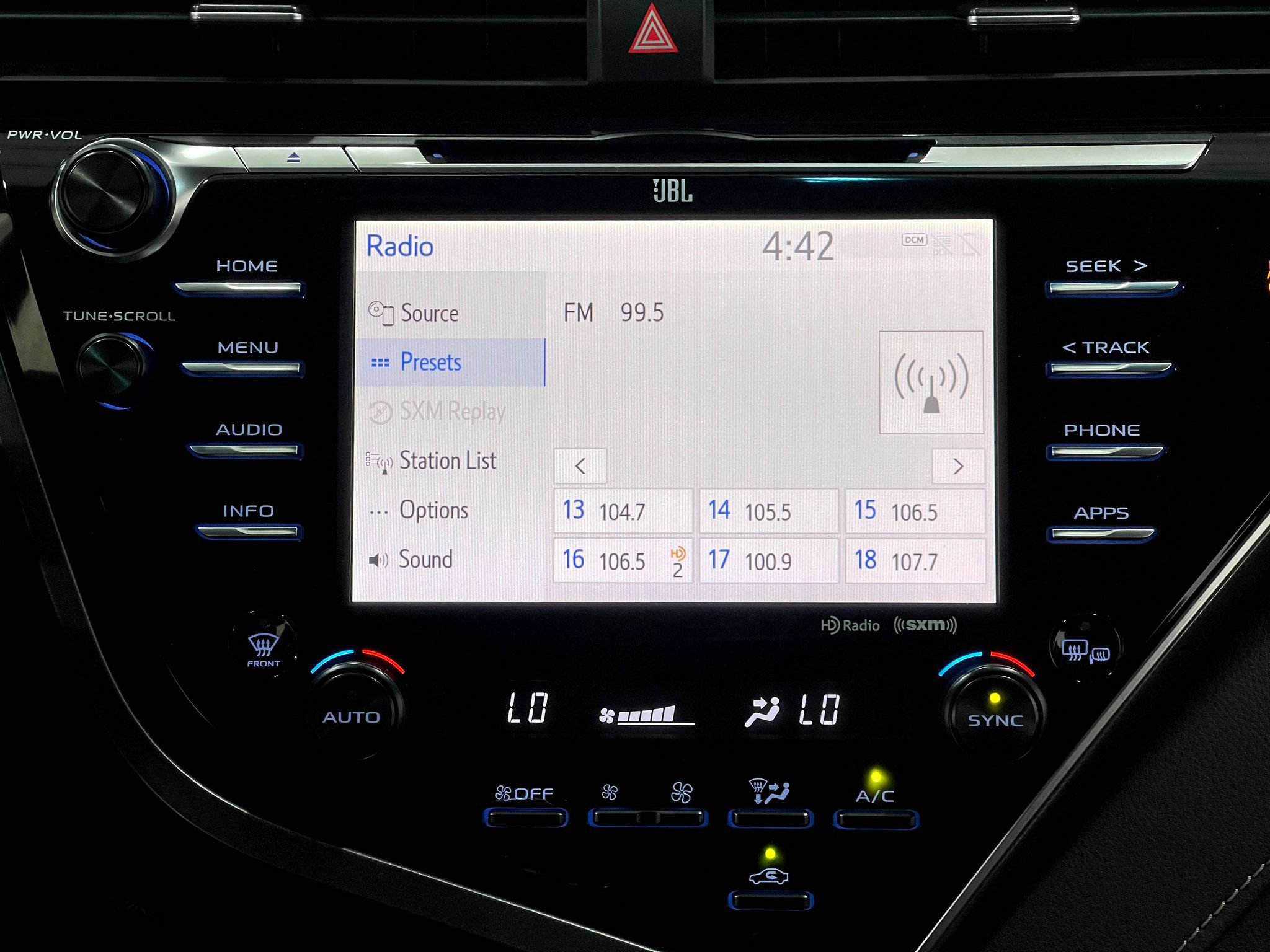 Used 2018 Toyota Camry XSE FWD image 23