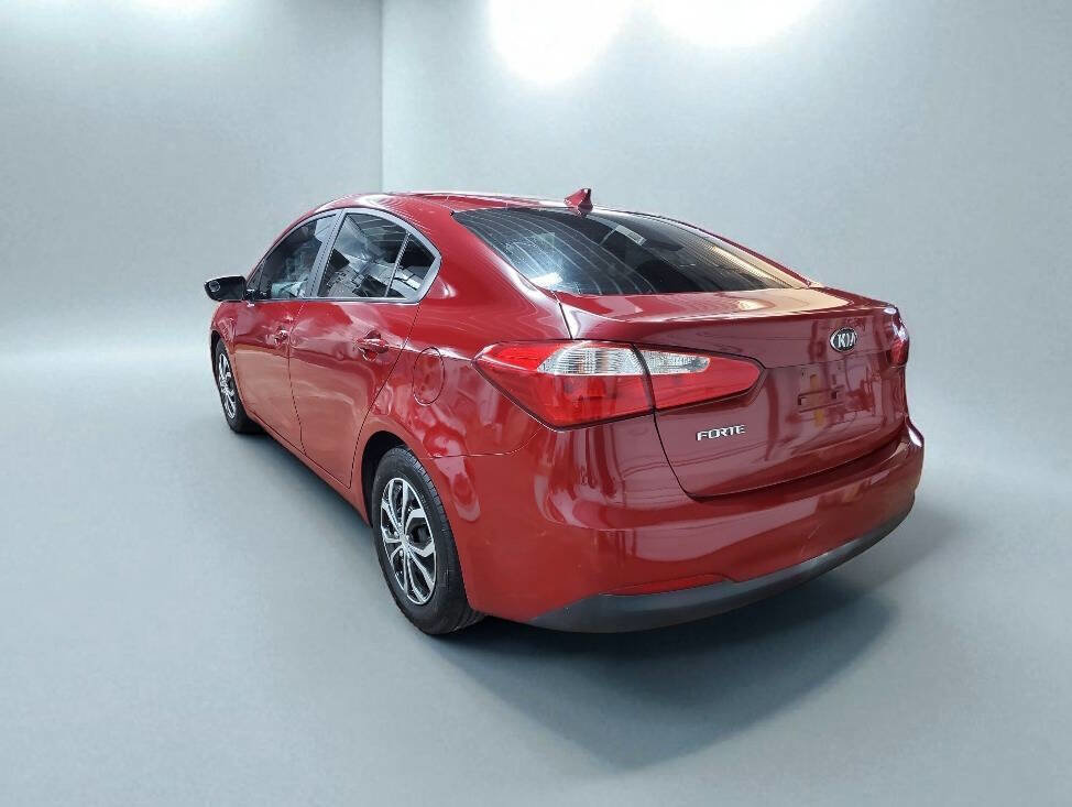 Used 2016 Kia Forte LX image 3