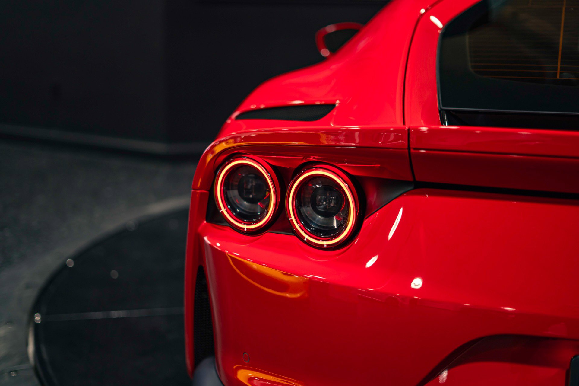 Used 2020 Ferrari 812 Superfast RWD image 23