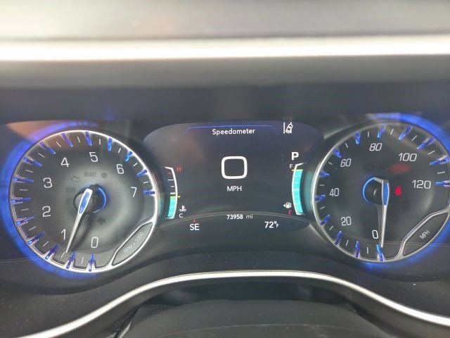 Used 2023 Chrysler Pacifica Touring-L FWD image 16