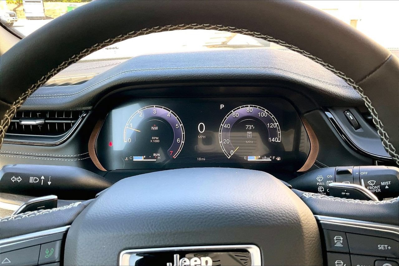 New 2027 Jeep Grand Cherokee Limited w/ Limited Altitude Package RWD image 10