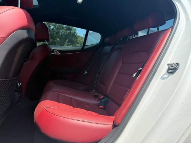 Used 2018 Kia Stinger GT2 image 11