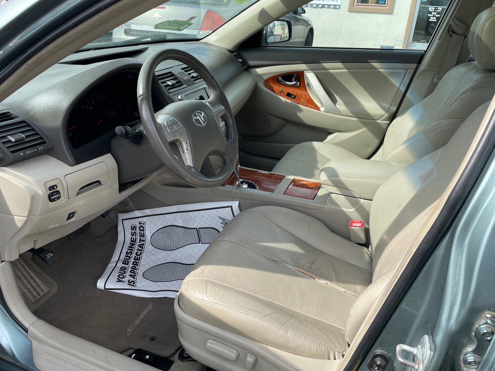 Used 2011 Toyota Camry XLE w/ SE/XLE Extra-Value Pkg image 8