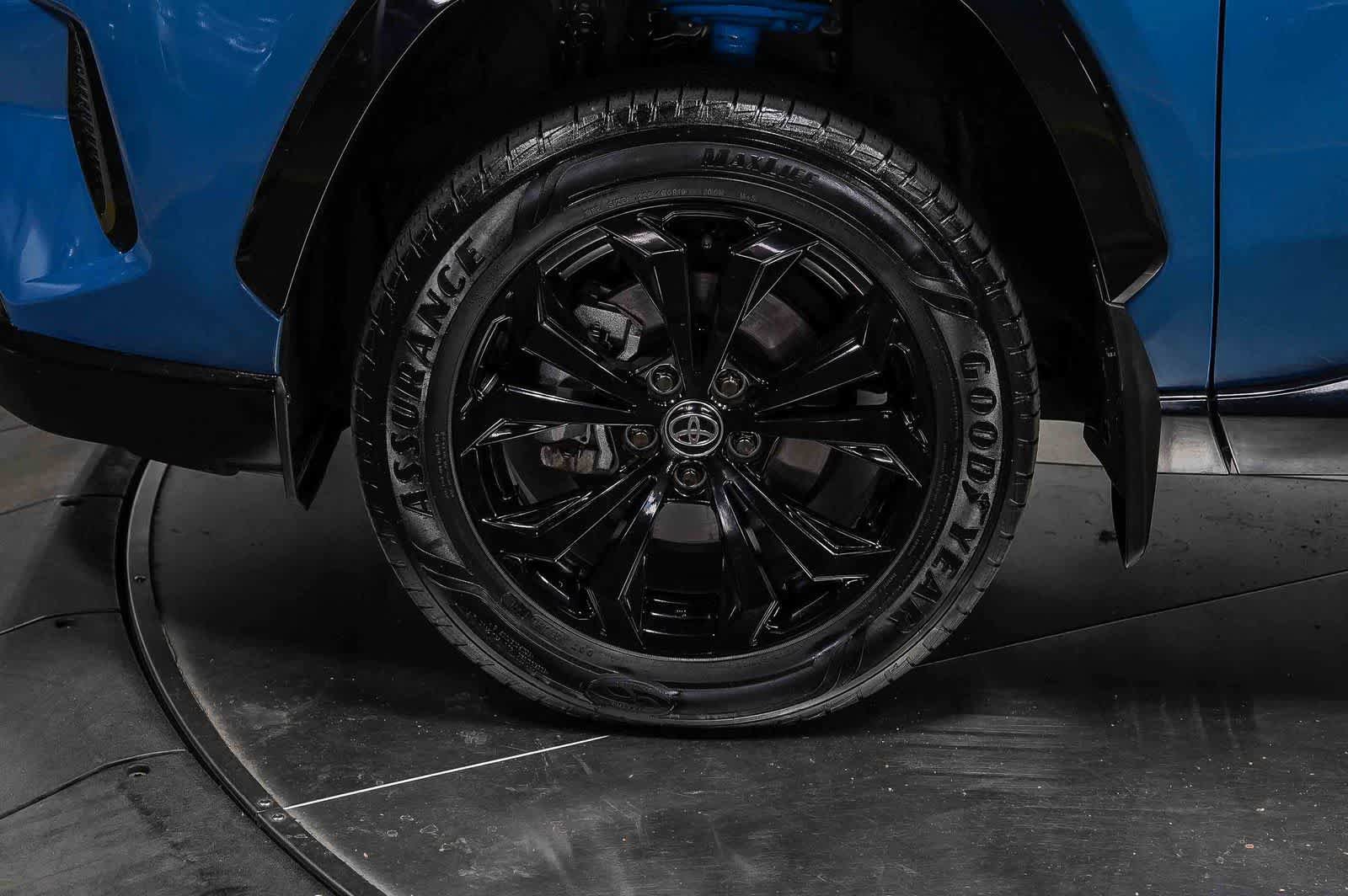 Certified 2023 Toyota RAV4 SE AWD/4WD image 10