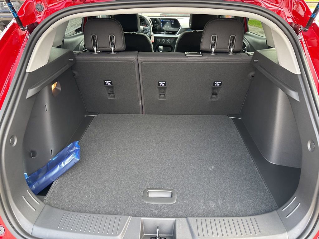 New 2026 Chevrolet Trax LS w/ LS Convenience Package FWD image 8