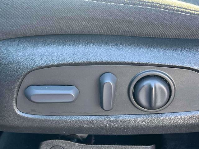 Used 2022 Chevrolet Traverse LT image 17