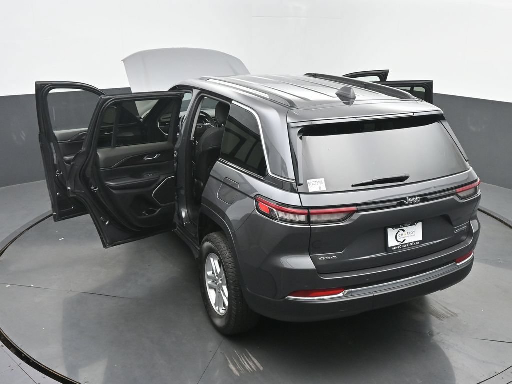 Used 2022 Jeep Grand Cherokee Laredo w/ Luxury Tech Group I AWD/4WD image 61