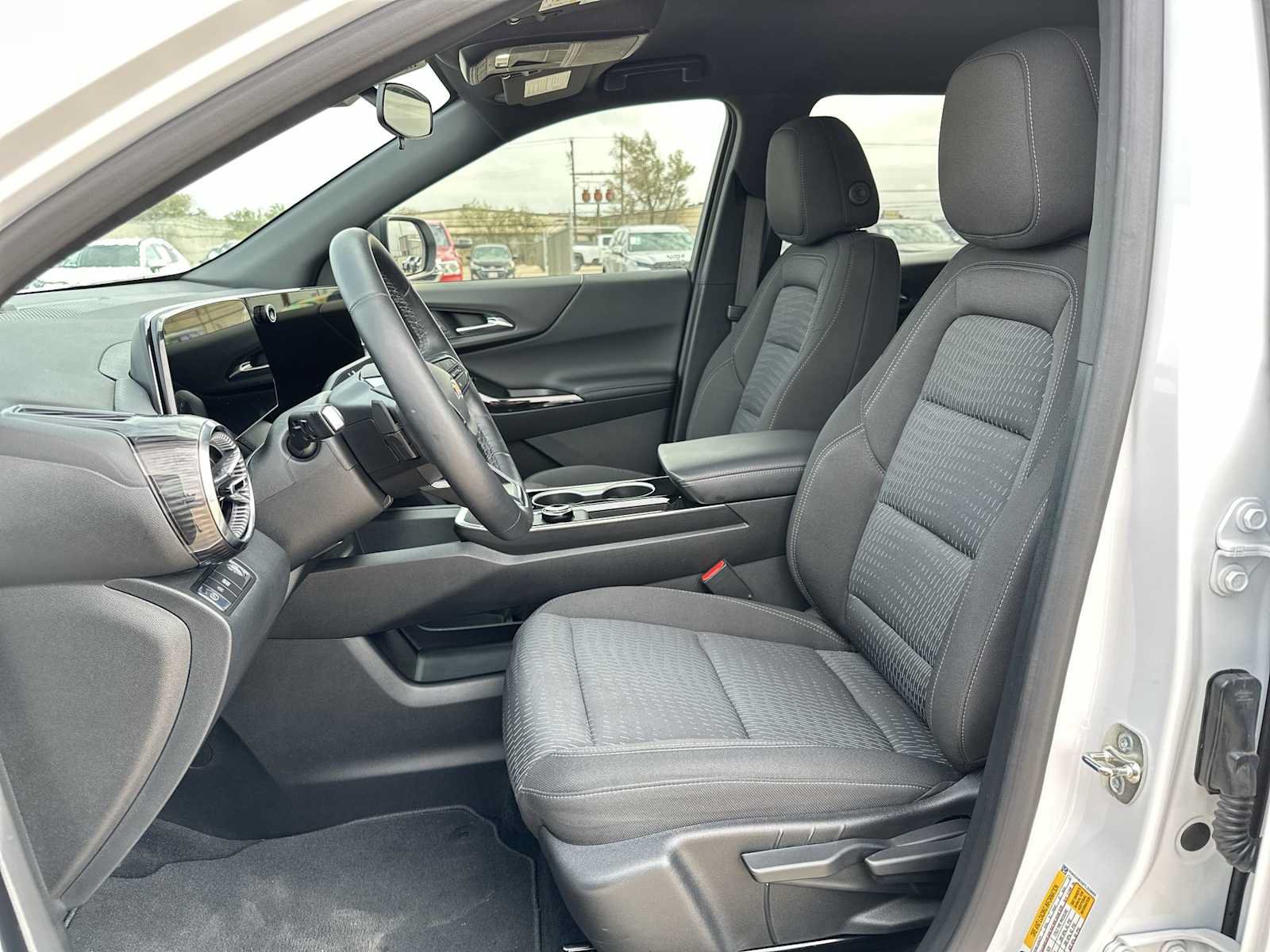 Used 2026 Chevrolet Equinox LT FWD image 19