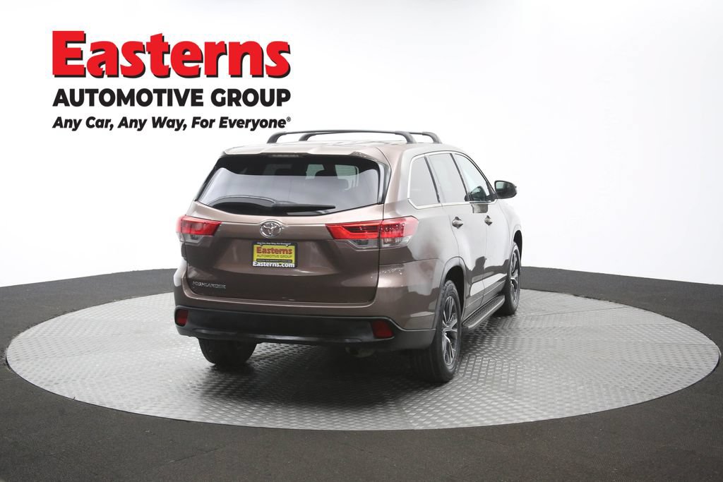 Used 2019 Toyota Highlander LE FWD image 38
