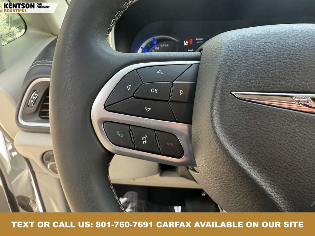 Used 2024 Chrysler Pacifica Select image 19
