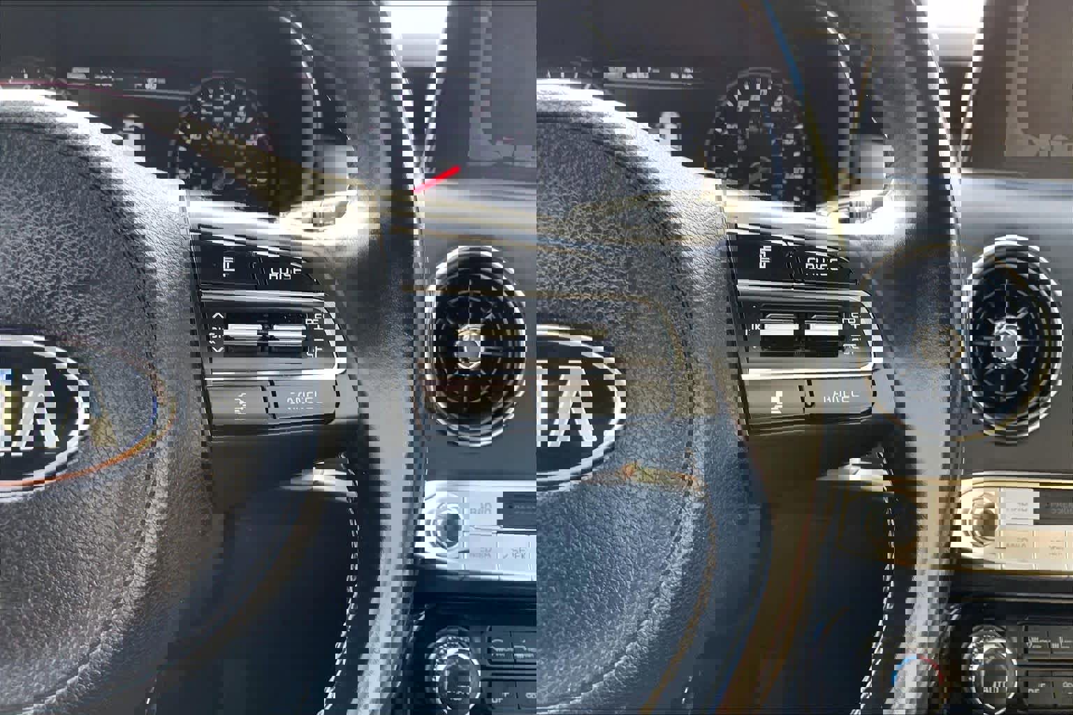 Used 2019 Kia Stinger Premium image 25