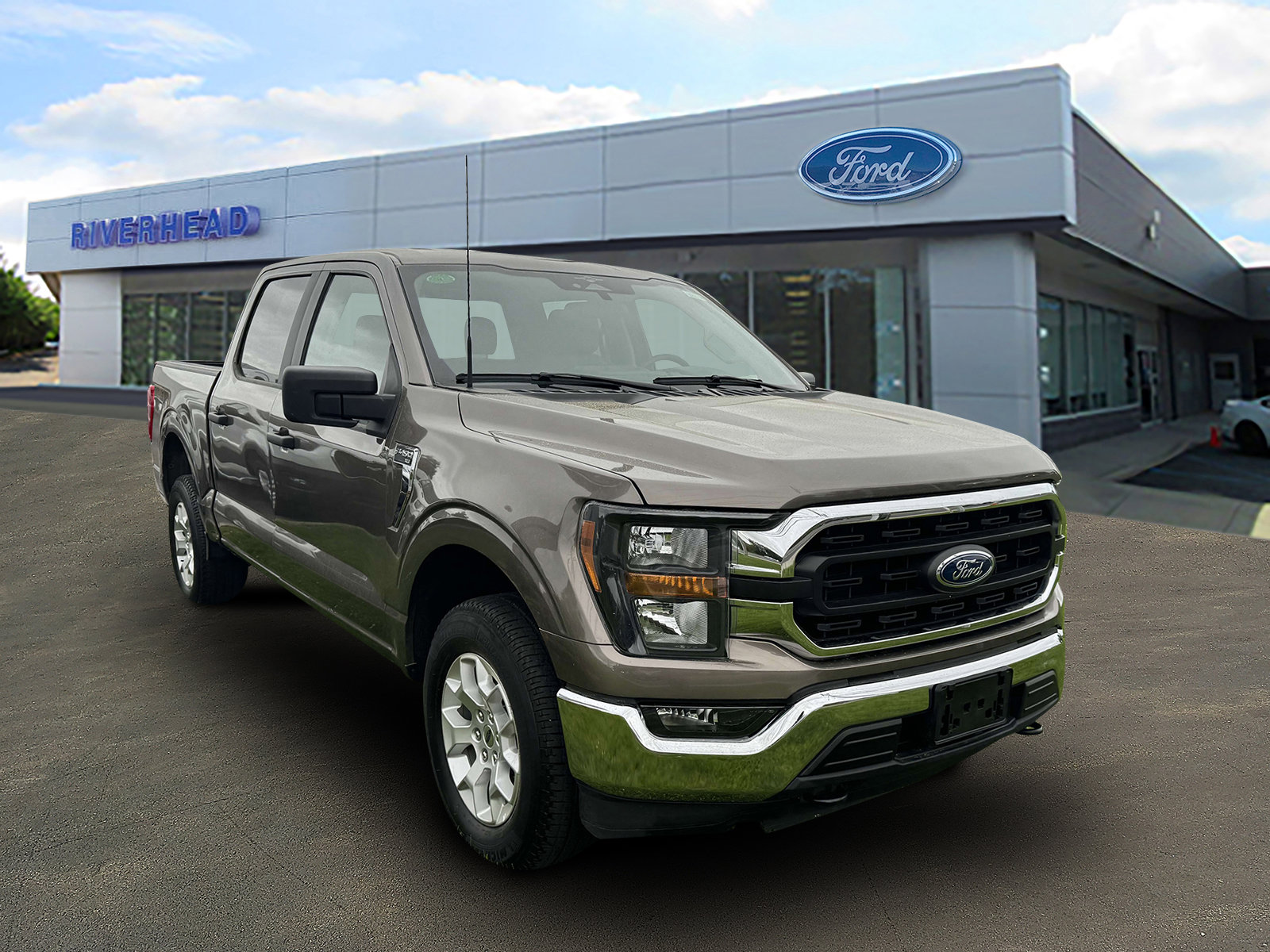 Used 2023 Ford F150 XLT image 2