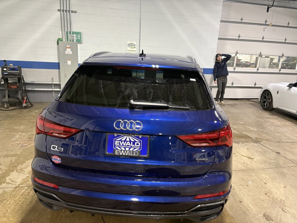 Used 2024 Audi Q3 2.0T Premium Plus w/ Premium Plus Package image 5