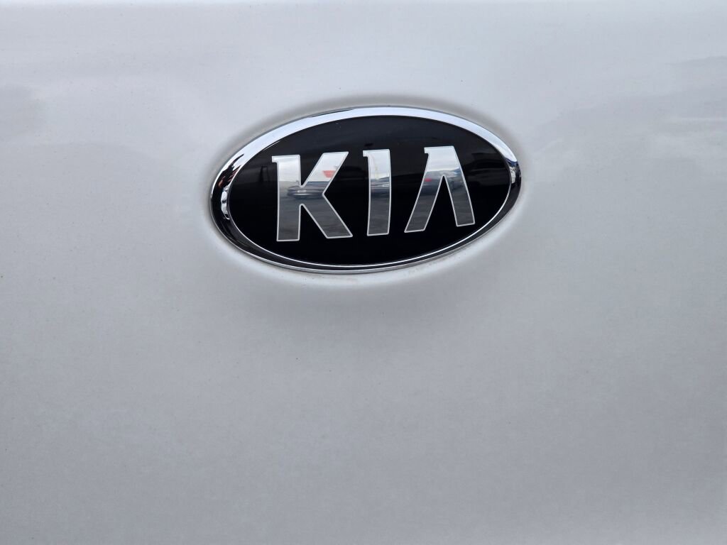 Used 2019 Kia Niro EX image 36