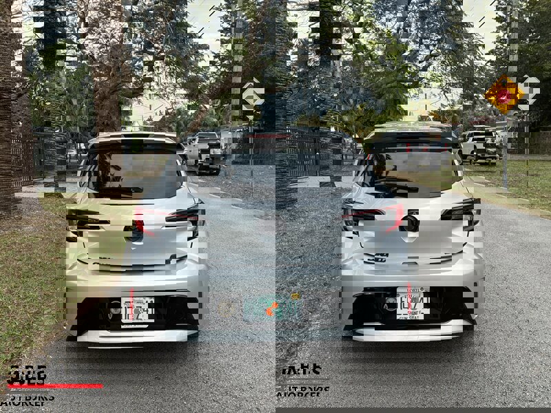 Used 2025 Toyota Corolla SE image 6