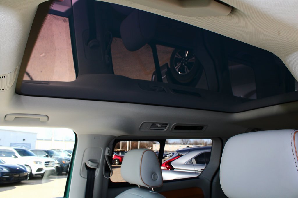 Used 2025 Volkswagen ID. Buzz 1st Edition image 3