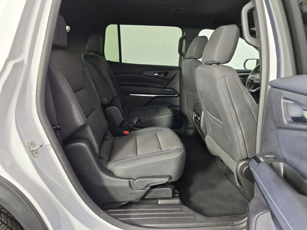 Certified 2026 Chevrolet Traverse LT FWD image 35