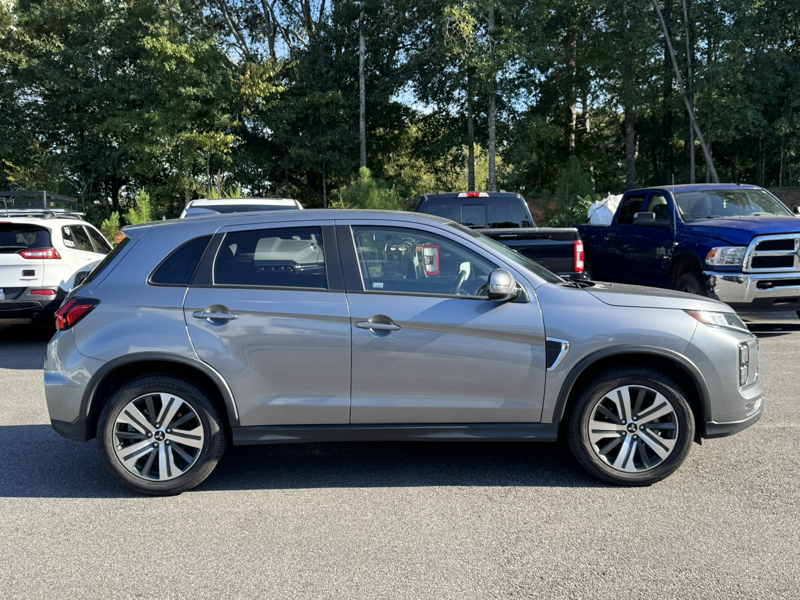 Used 2024 Mitsubishi Outlander Sport SE AWD/4WD image 4