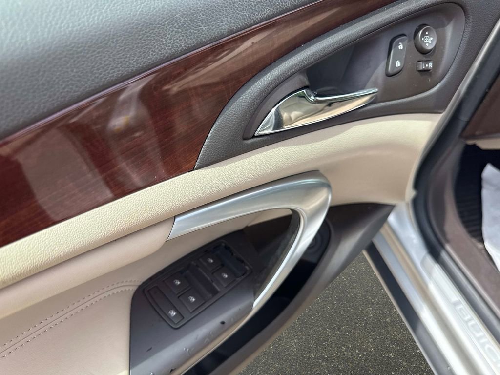 Used 2017 Buick Regal Sport Touring FWD image 18