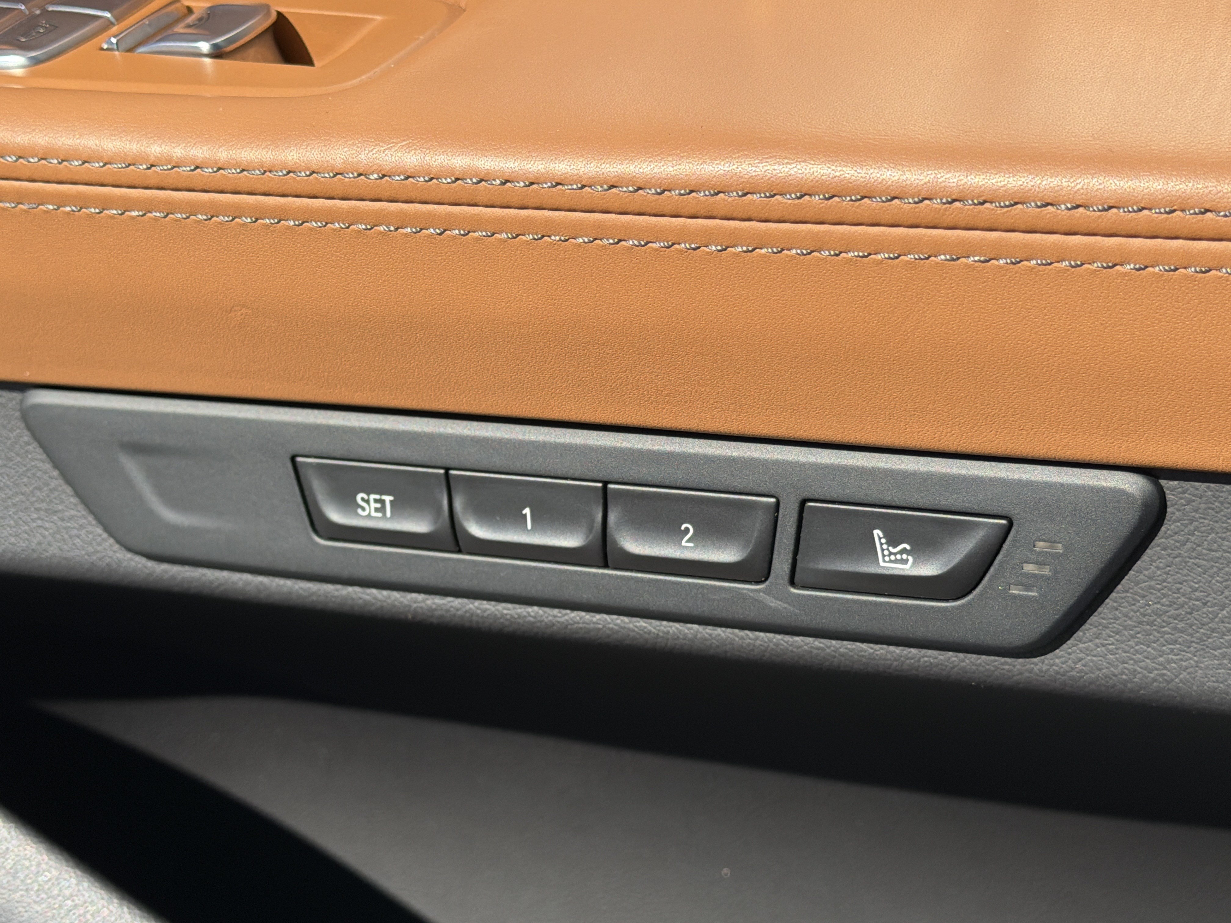 Used 2021 BMW 740i w/ Luxury Rear Seating Package RWD image 22