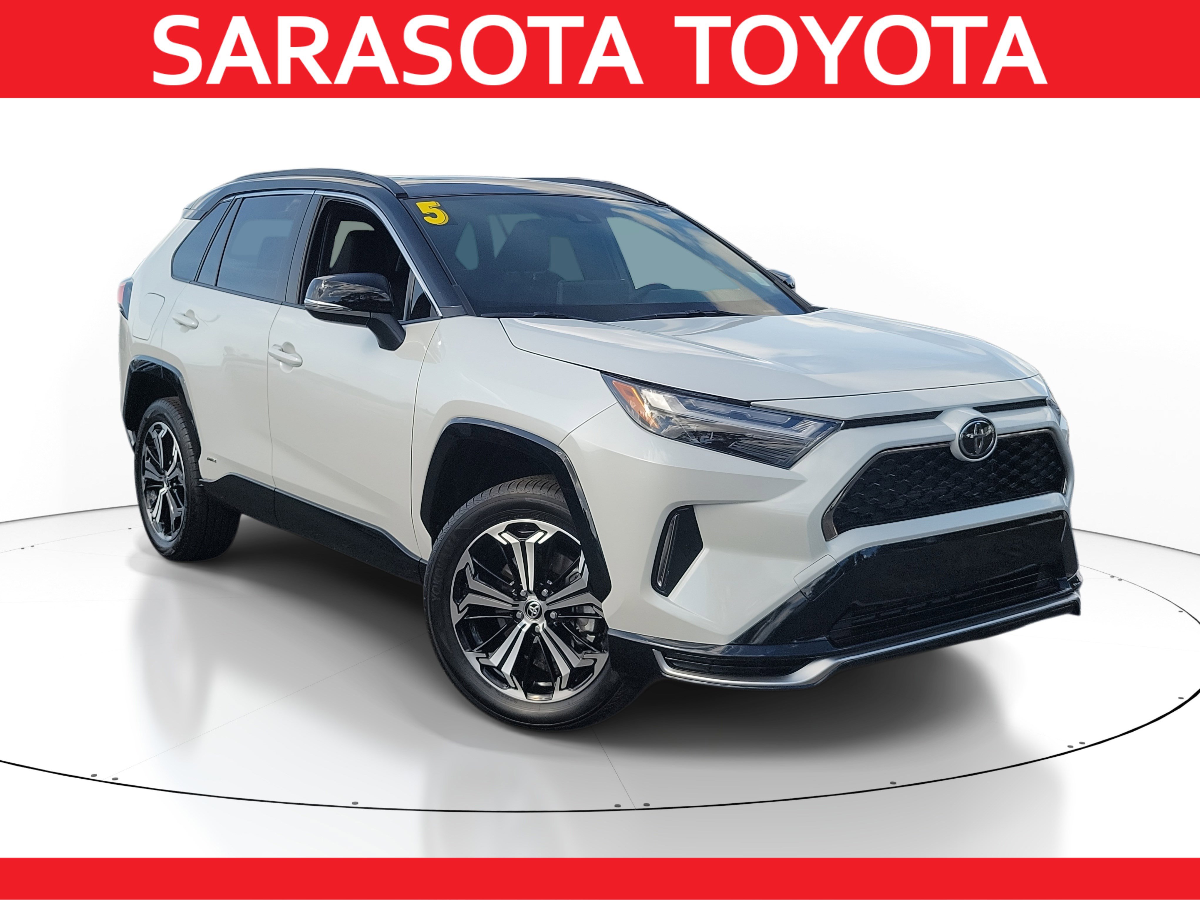 Used 2025 Toyota RAV4 XSE image 1