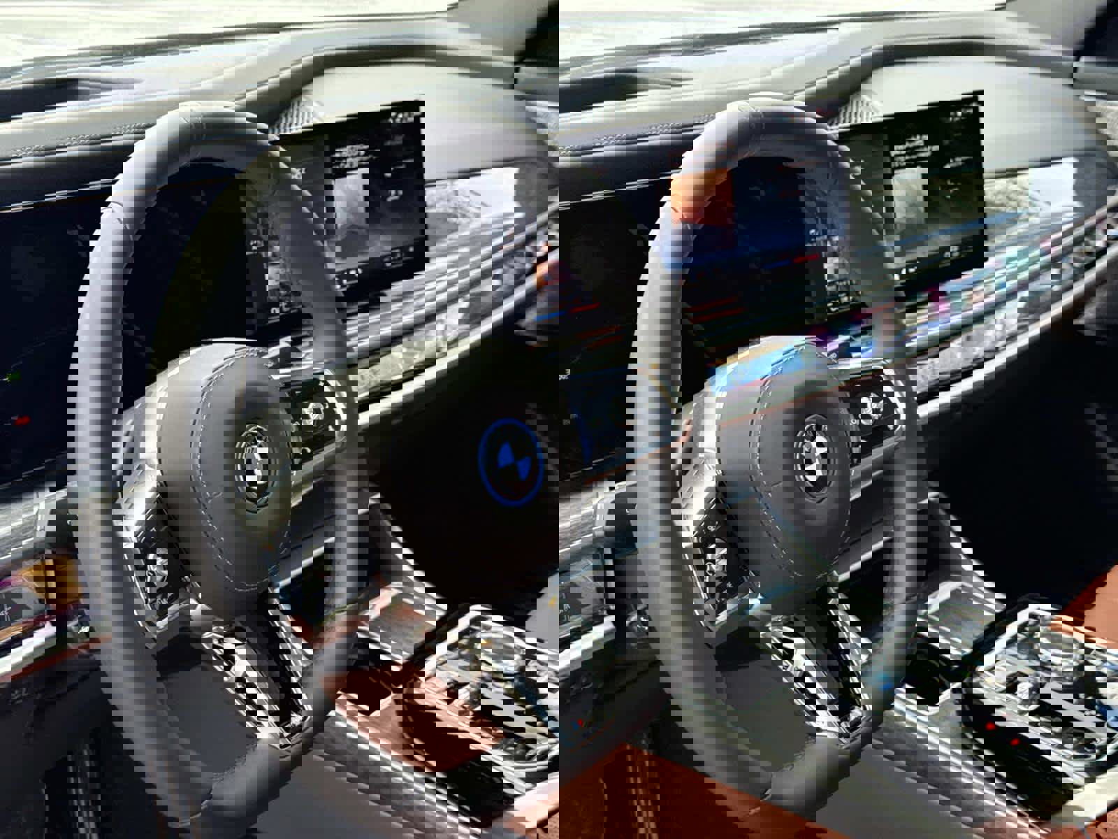 Used 2023 BMW i7 xDrive60 image 2