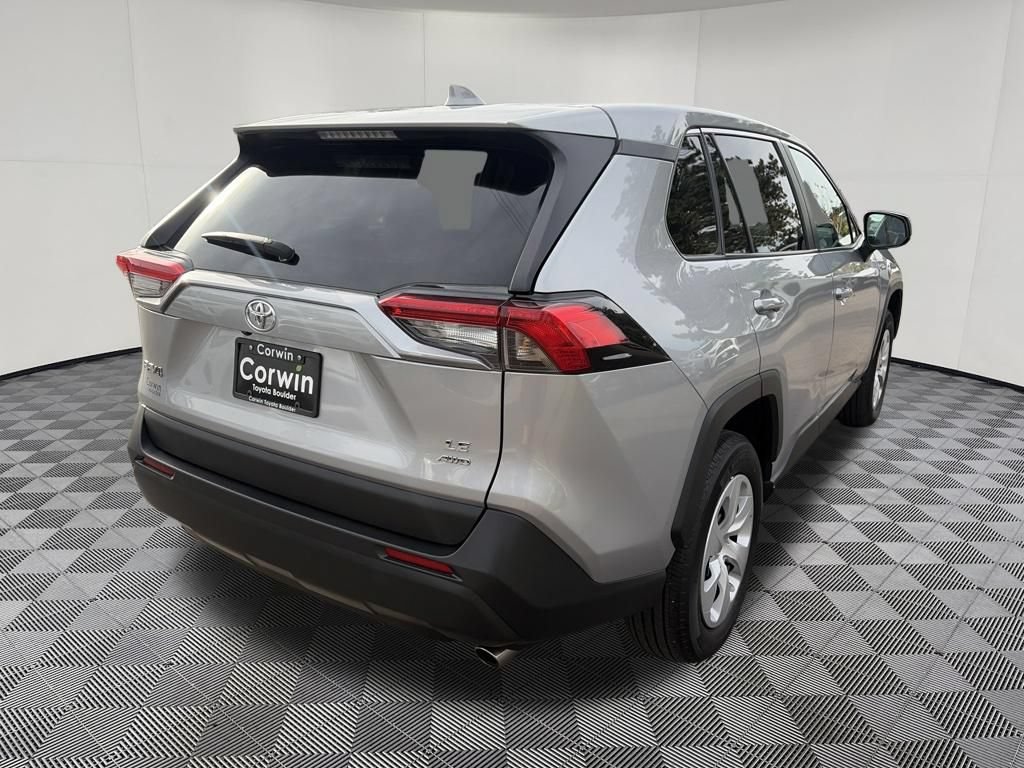 Used 2025 Toyota RAV4 LE AWD/4WD image 10