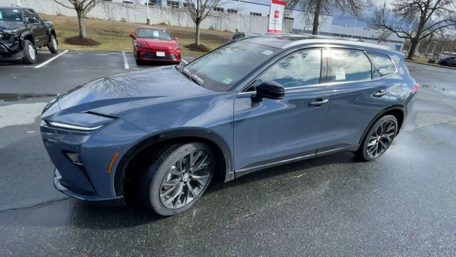 New 2026 Toyota Crown Signia AWD/4WD image 4