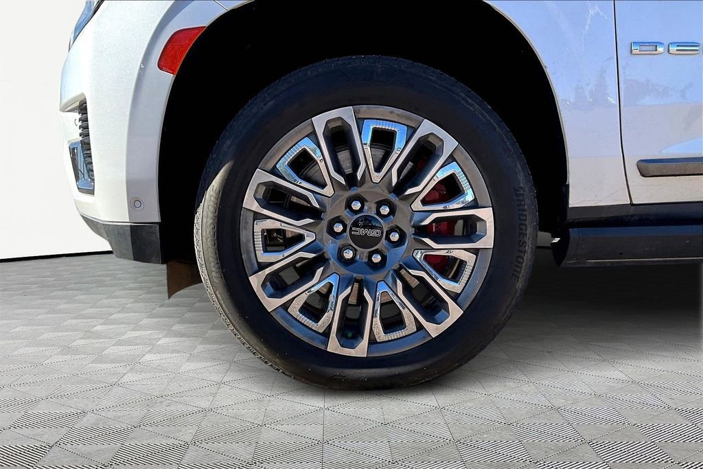 Used 2023 GMC Yukon Denali Ultimate image 8