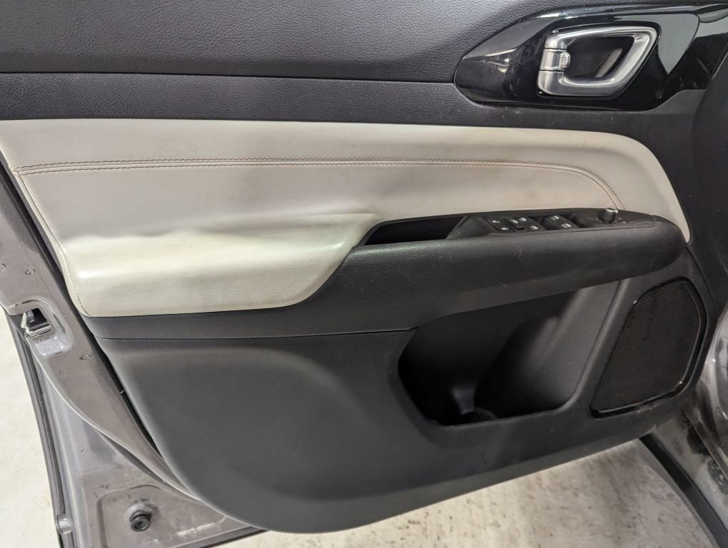 Certified 2022 Jeep Compass Limited image 7