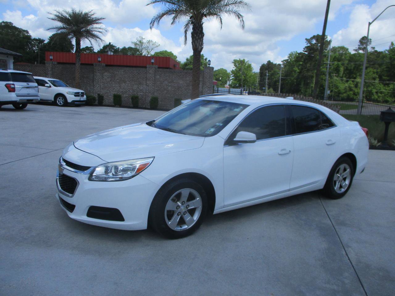 Used 2016 Chevrolet Malibu LT image 4
