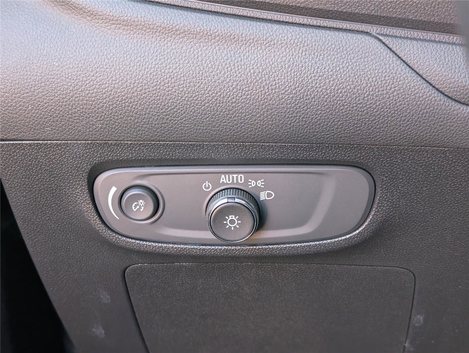 Used 2025 Buick Encore GX Preferred image 19