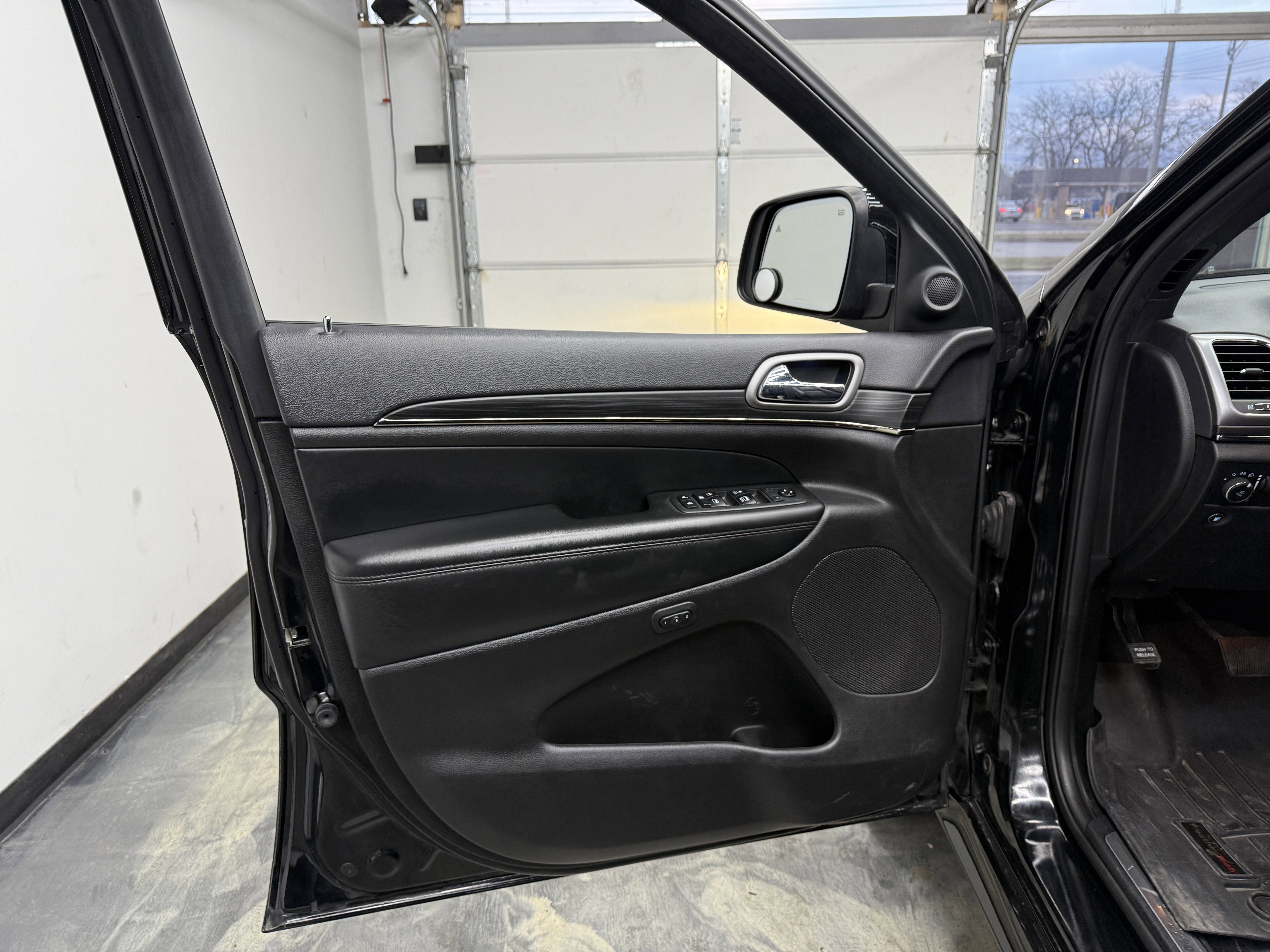 Used 2019 Jeep Grand Cherokee Limited X image 10