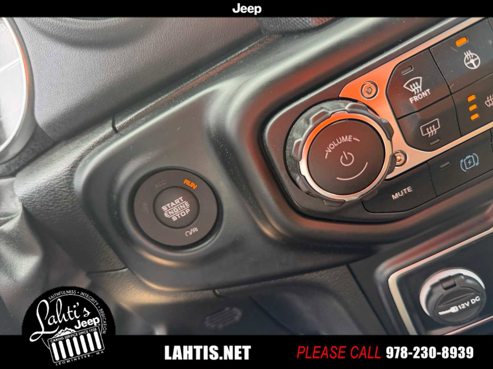 Used 2022 Jeep Wrangler Unlimited Sahara w/ Cold Weather Group image 21