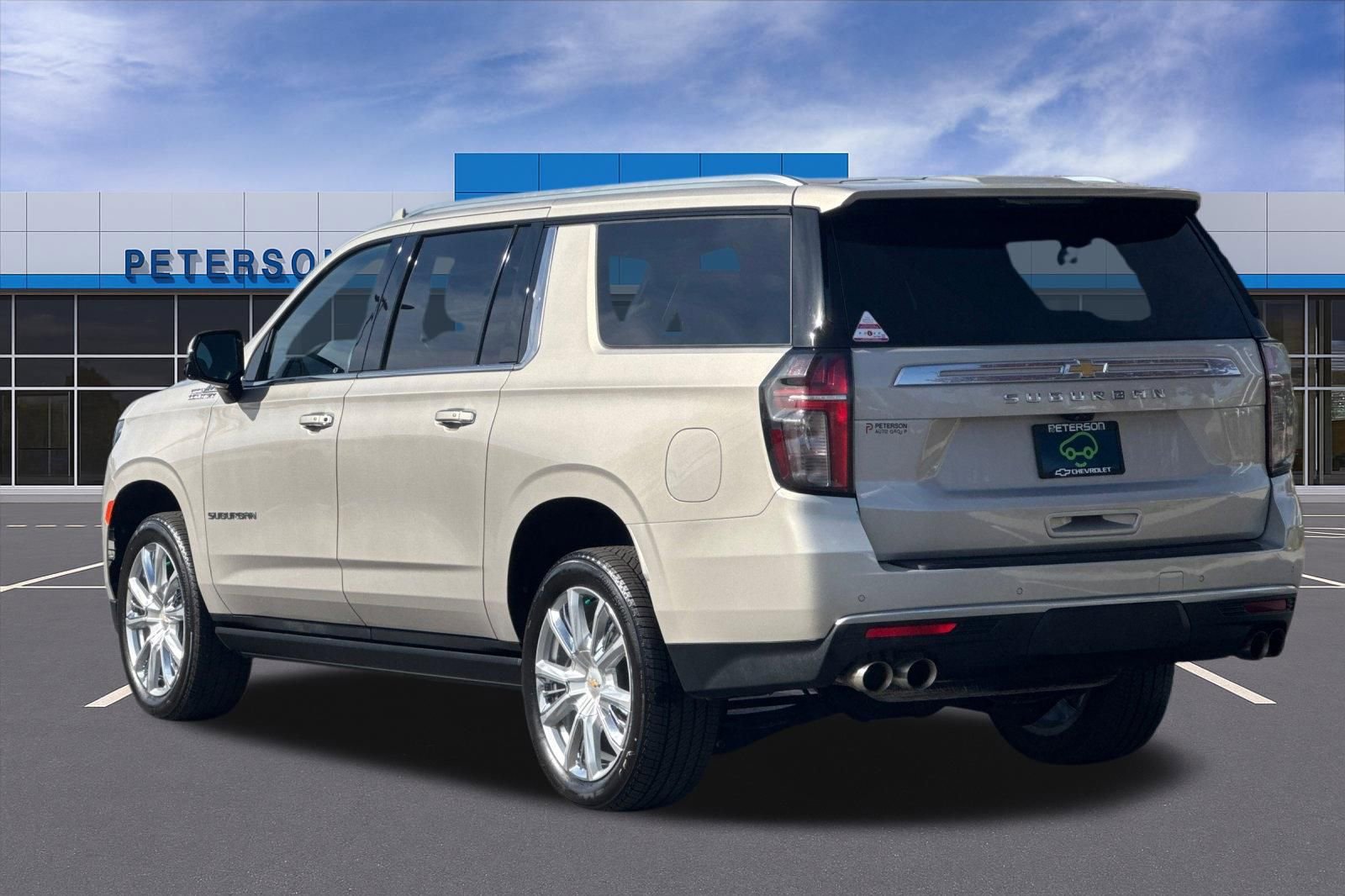 Certified 2023 Chevrolet Suburban High Country w/ LPO, Illumination Package AWD/4WD image 6