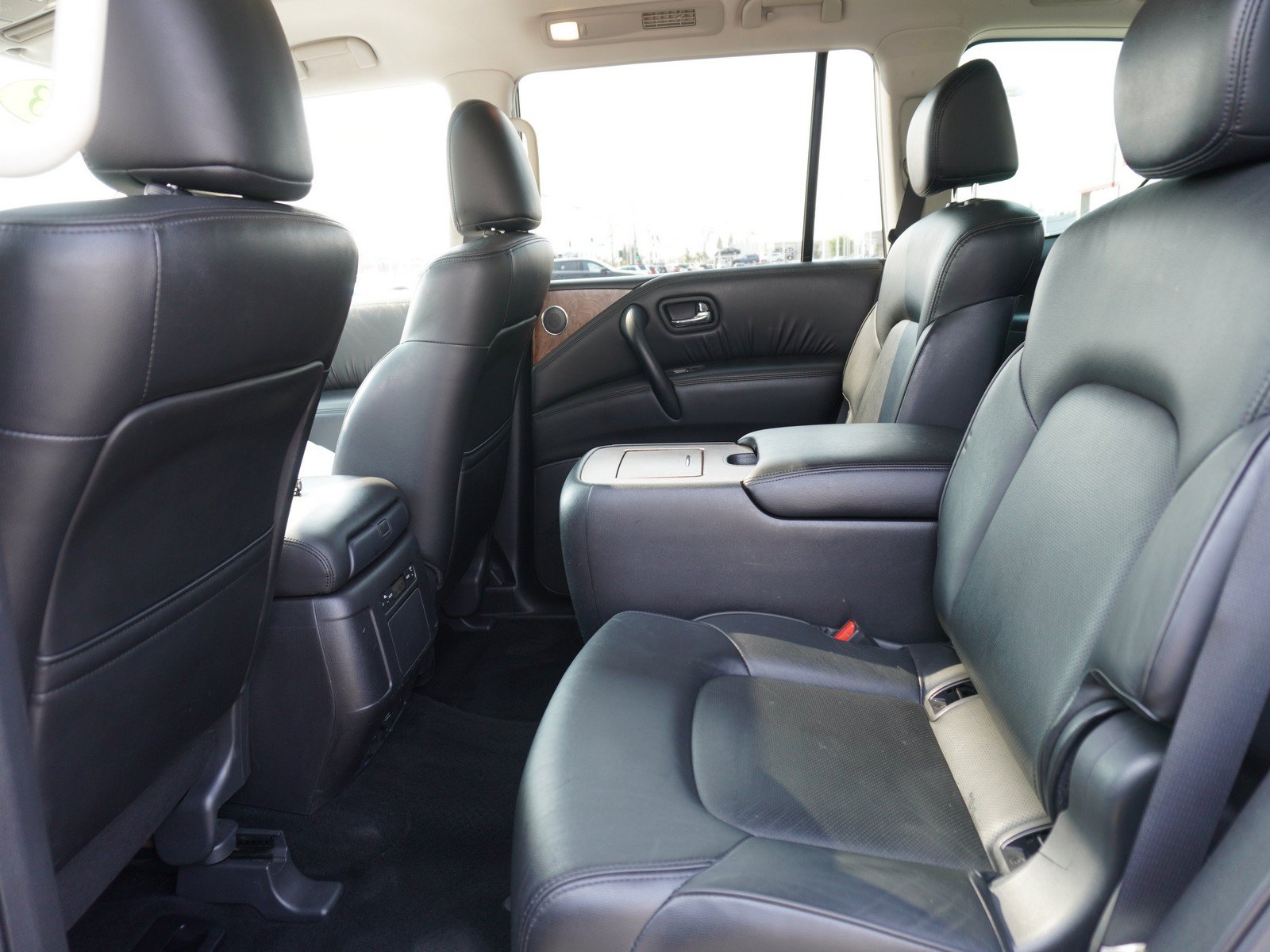 Used 2023 Nissan Armada SL w/ Captain's Chairs Package RWD image 16