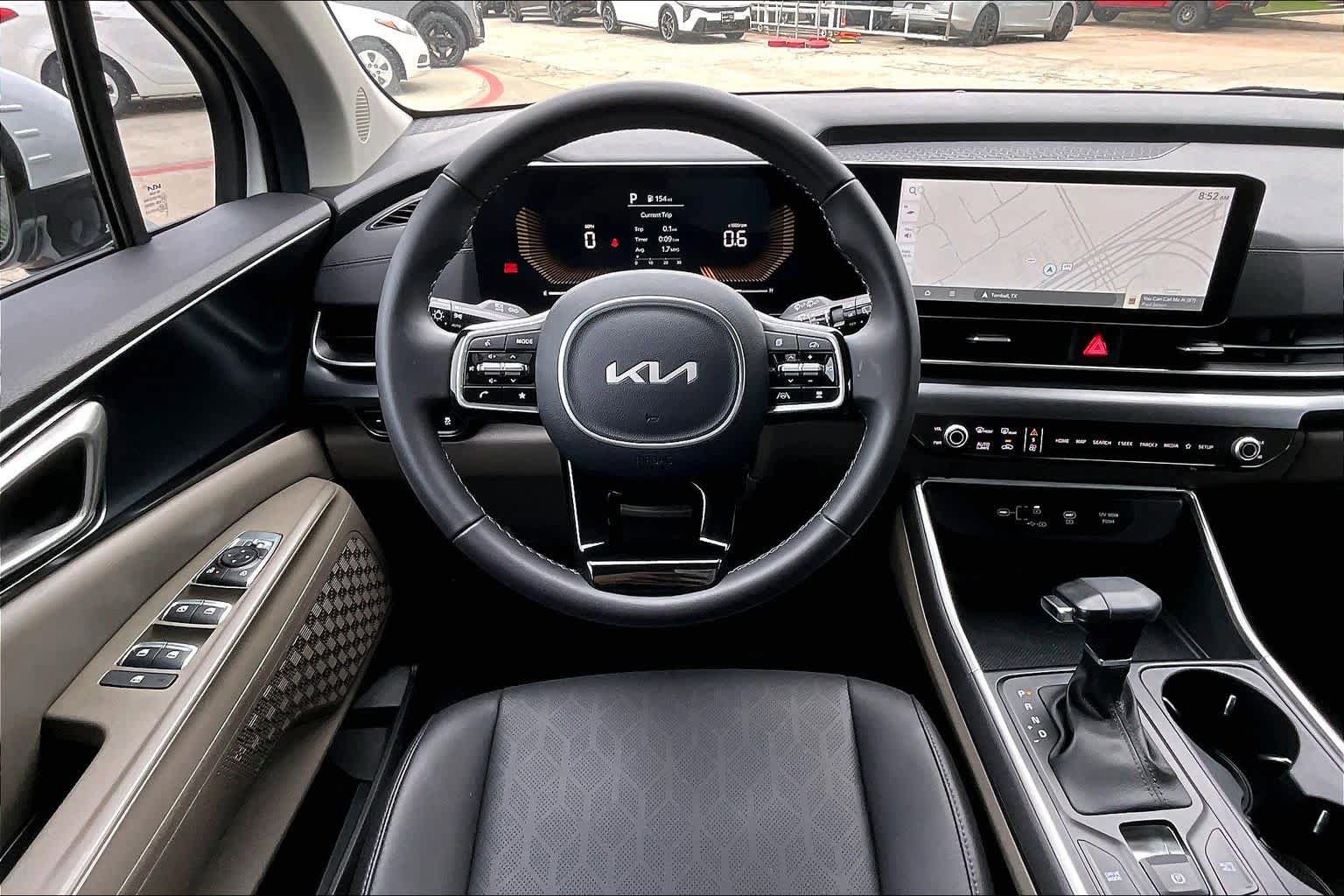 Certified 2026 Kia Carnival FWD image 6