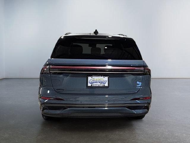 Used 2025 Lincoln Nautilus Reserve w/ Jet Appearance Package image 4