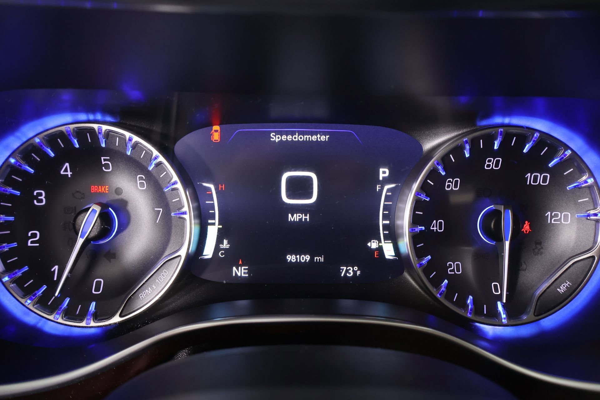 Used 2017 Chrysler Pacifica Limited w/ Tire & Wheel Group image 4