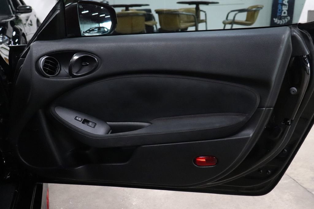 Used 2016 Nissan 370Z NISMO image 14