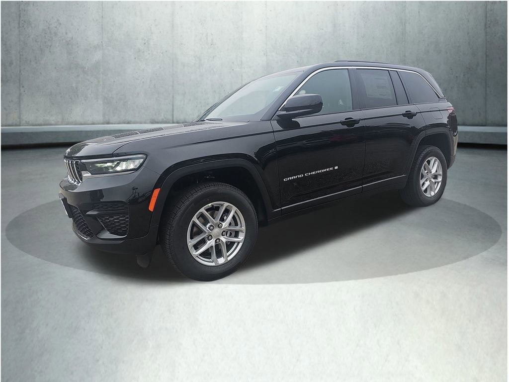 New 2025 Jeep Grand Cherokee Laredo X w/ Trailer Tow Package