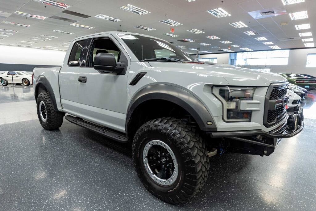 Used 2017 Ford F150 Raptor image 4