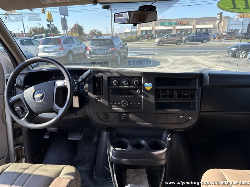 Used 2011 Chevrolet Express 2500 RWD image 9