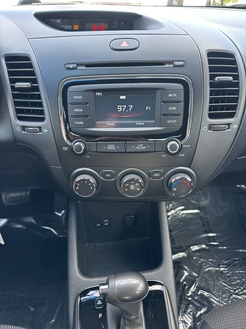 Used 2018 Kia Forte LX w/ LX Rear Camera Package image 12