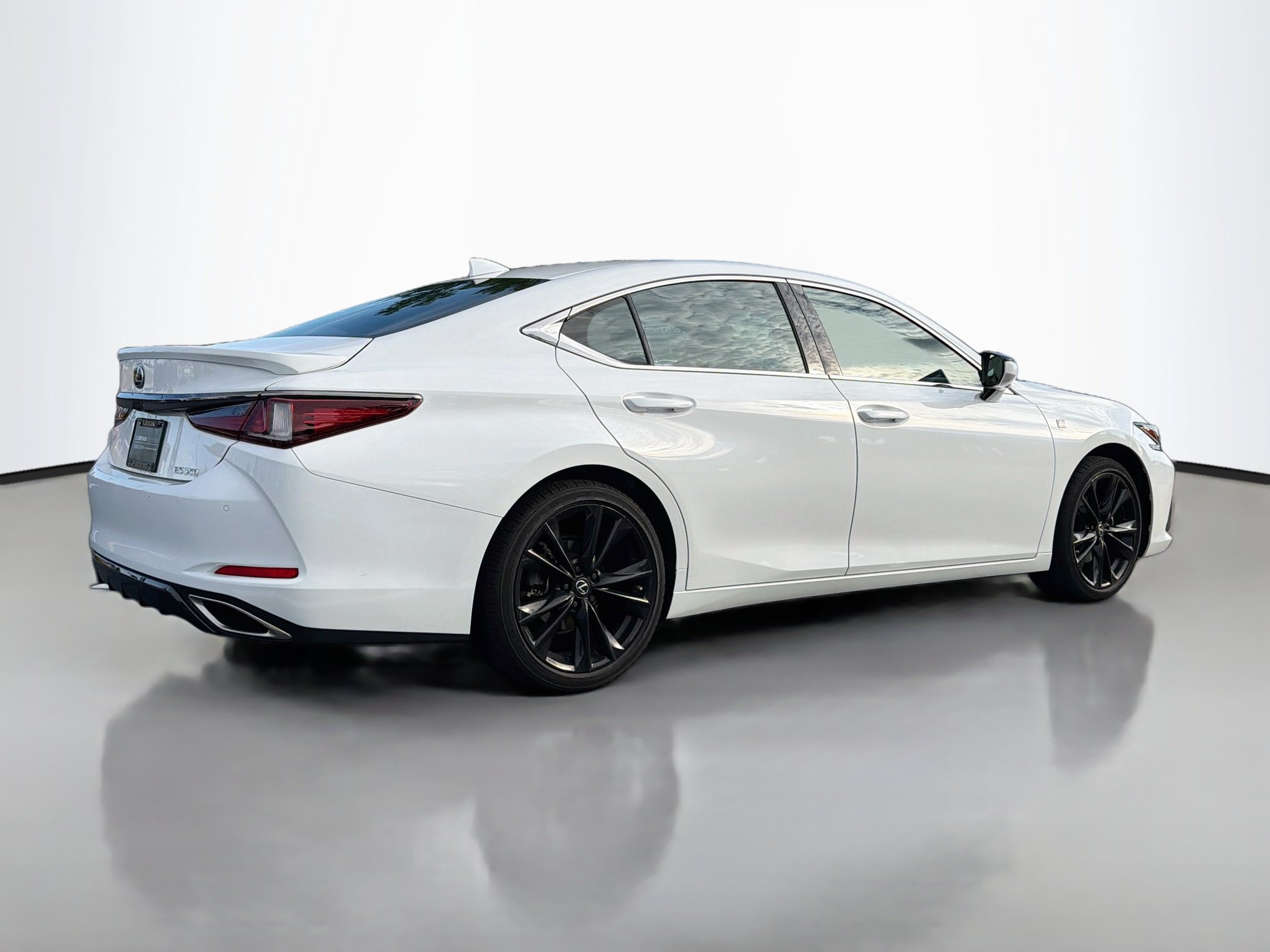 Certified 2023 Lexus ES 350 F Sport w/ Accessory Package (Z2) FWD image 2
