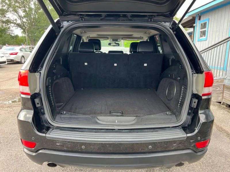 Used 2012 Jeep Grand Cherokee Laredo AWD/4WD image 24
