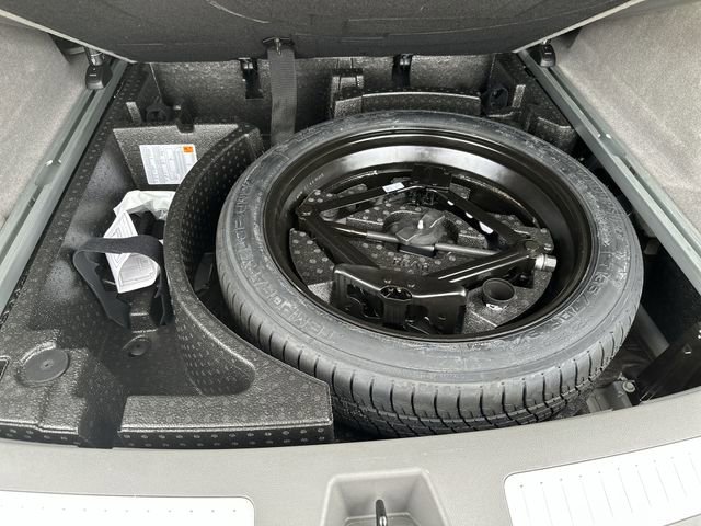 Certified 2023 Cadillac XT5 Premium Luxury w/ LPO, Floor Liner Package AWD/4WD image 30