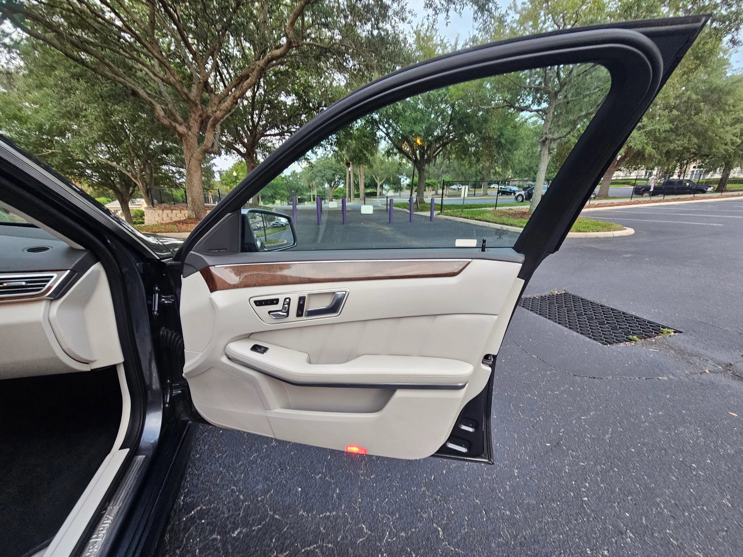 Used 2016 Mercedes-Benz E 350 Sedan image 34