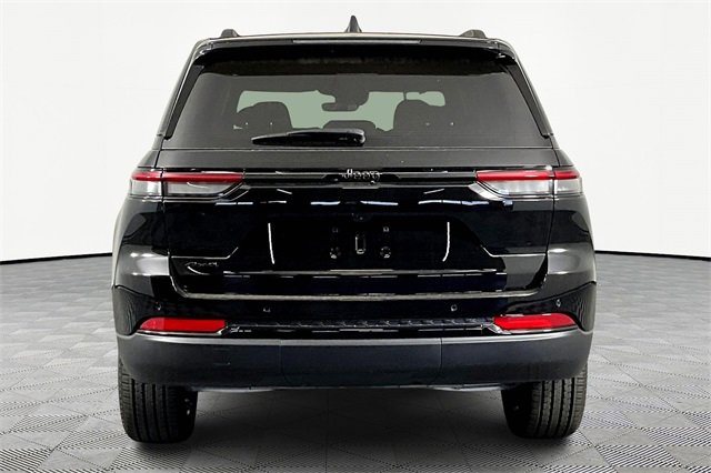 New 2025 Jeep Grand Cherokee Altitude w/ Trailer Tow Package image 5